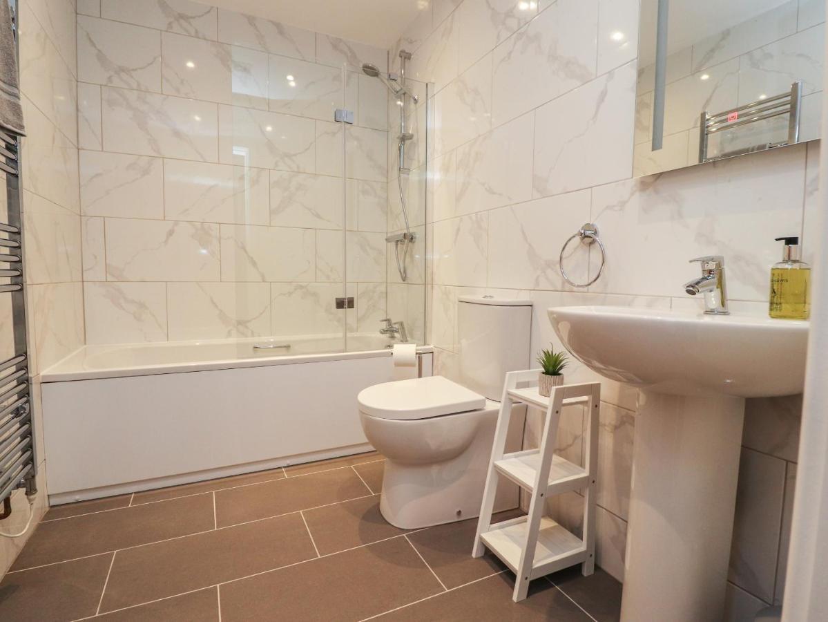 1 Hull House Cottage Скиптън Екстериор снимка