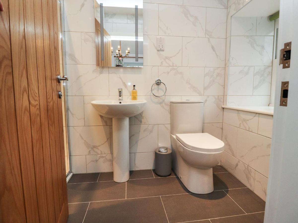 1 Hull House Cottage Скиптън Екстериор снимка